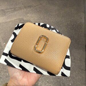 Marc Jacobs 2F5SMP066S01 J Marc Mini Compact Wallet Authentic‼️